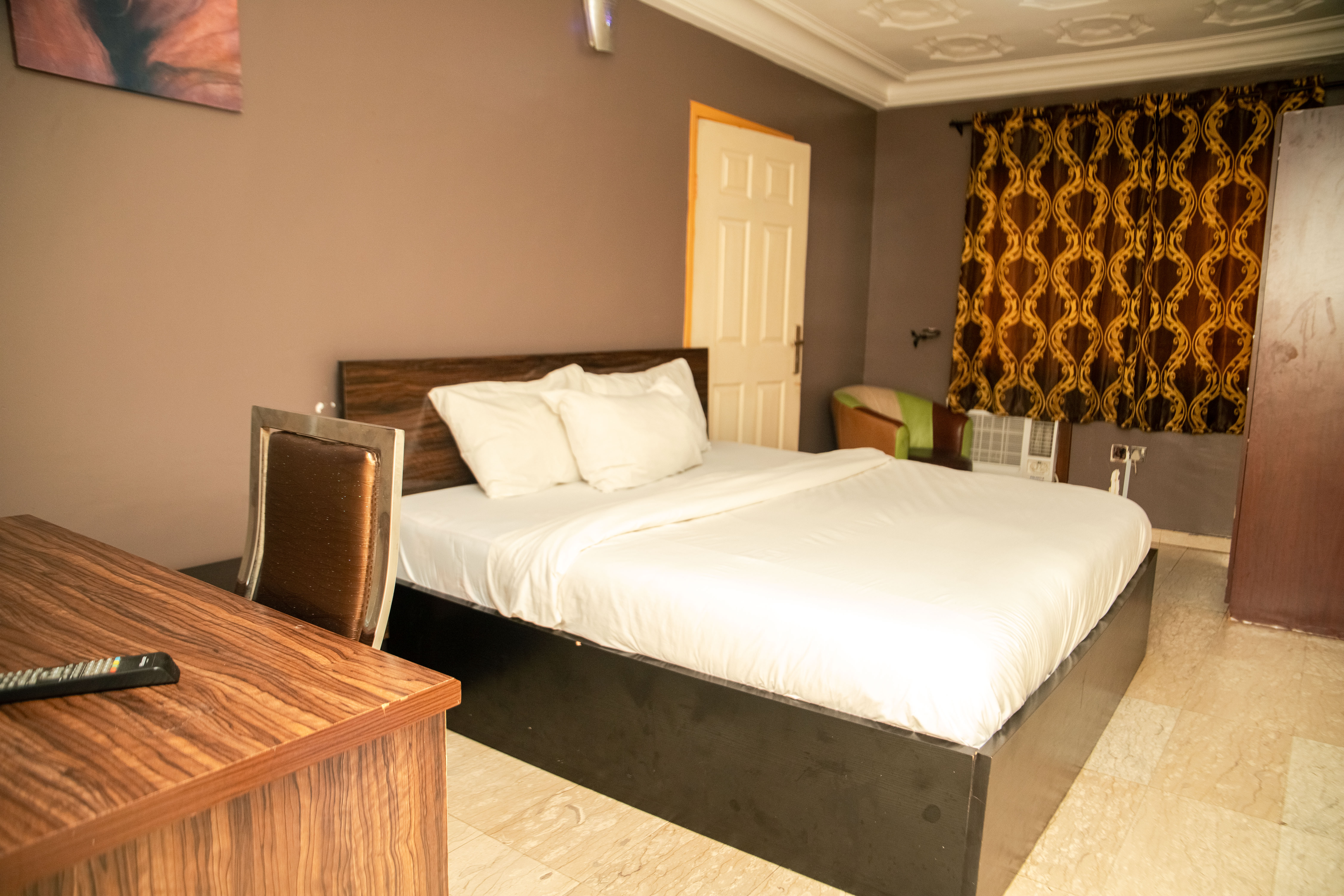 Bella Homes Lounge